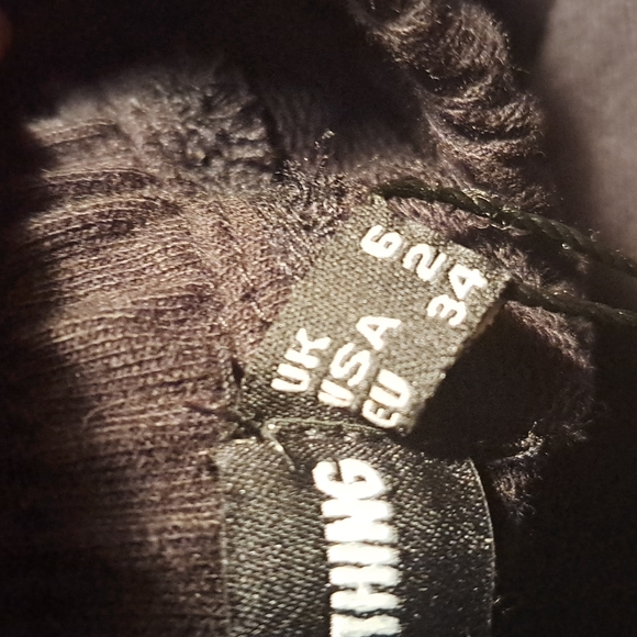 Joggers - Picture 10 of 10